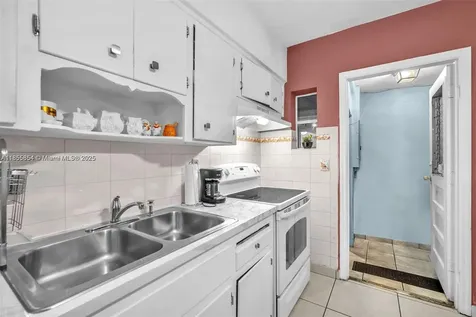 3248 NW 102nd Street Miami FL 33147
