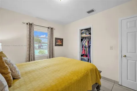 3248 NW 102nd Street Miami FL 33147