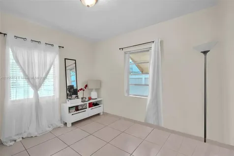 3248 NW 102nd Street Miami FL 33147