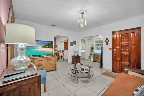 3248 NW 102nd Street Miami FL 33147