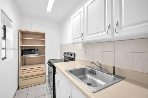 3248 NW 102nd Street Miami FL 33147