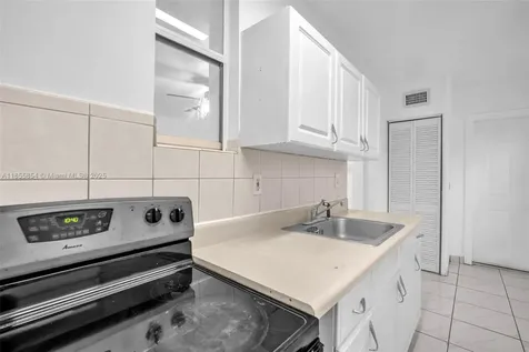 3248 NW 102nd Street Miami FL 33147