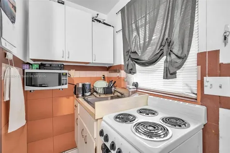 3248 NW 102nd Street Miami FL 33147