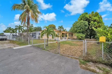 3248 NW 102nd Street Miami FL 33147