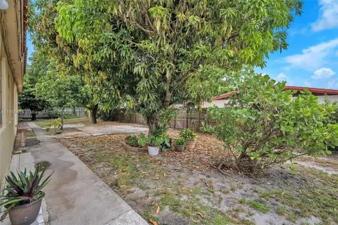 3248 NW 102nd Street Miami FL 33147