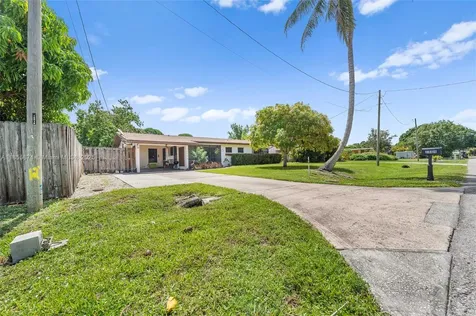 2404 Kelly Court Fort Pierce FL 34982