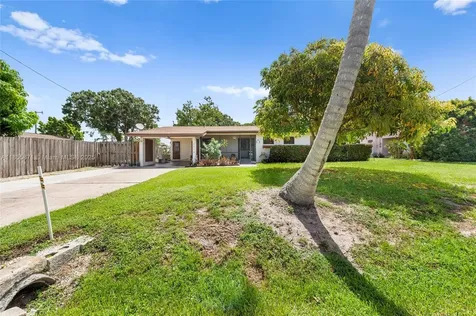 2404 Kelly Court Fort Pierce FL 34982