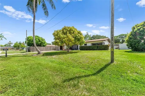 2404 Kelly Court Fort Pierce FL 34982