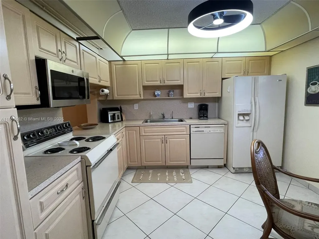 4975 E Sabal Palm Boulevard Tamarac FL 33319