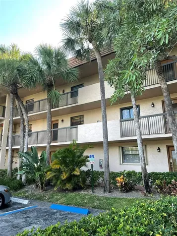 4975 E Sabal Palm Boulevard Tamarac FL 33319