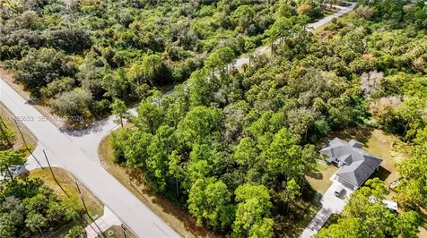 3132 SE 24 Avenue Naples FL 34117