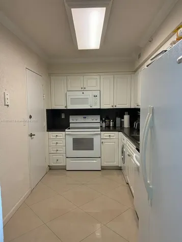 2501 S Ocean Drive Hollywood FL 33019