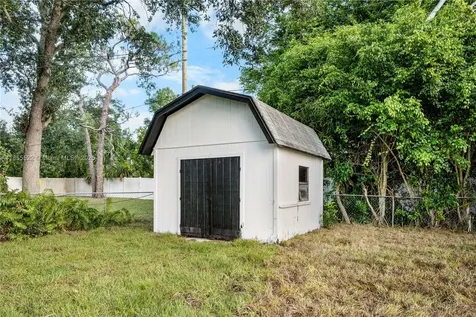 2319 NW Sunset Boulevard Jensen Beach FL 34957