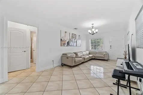 7230 NW 5th Street Miami FL 33126