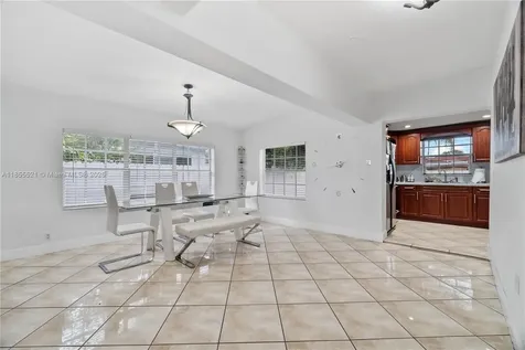7230 NW 5th Street Miami FL 33126
