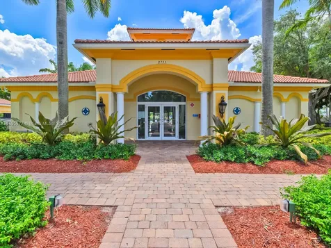 2867 S Oasis Drive Boynton Beach FL 33426