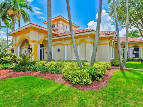 2867 S Oasis Drive Boynton Beach FL 33426