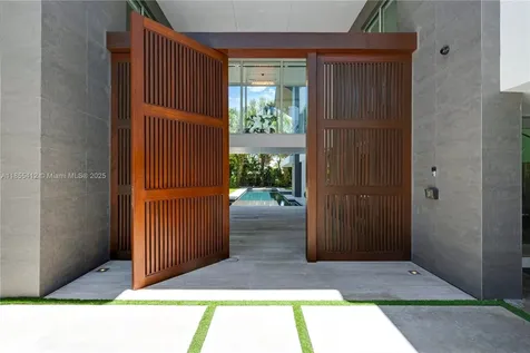 545 Sabal Palm Key Biscayne FL 33149
