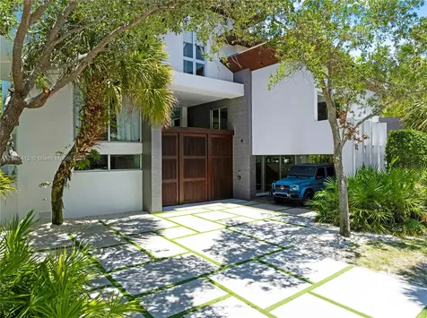 545 Sabal Palm Key Biscayne FL 33149