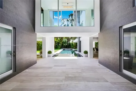 545 Sabal Palm Key Biscayne FL 33149