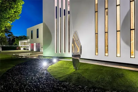 528 Lakeview Court Miami Beach FL 33140