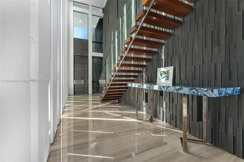 528 Lakeview Court Miami Beach FL 33140