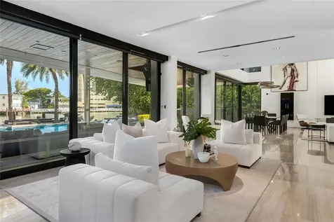 528 Lakeview Court Miami Beach FL 33140