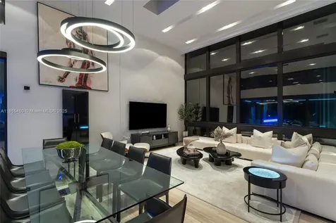 528 Lakeview Court Miami Beach FL 33140