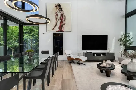 528 Lakeview Court Miami Beach FL 33140