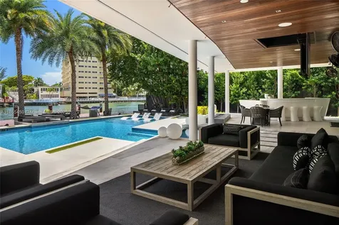 528 Lakeview Court Miami Beach FL 33140