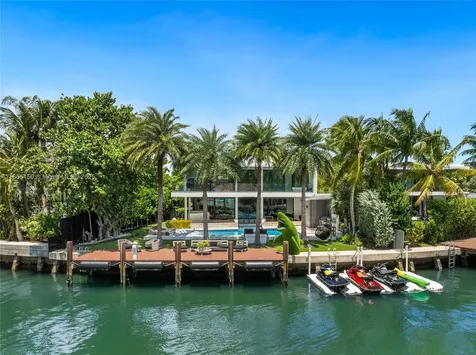 528 Lakeview Court Miami Beach FL 33140