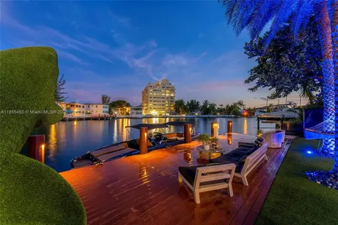 528 Lakeview Court Miami Beach FL 33140