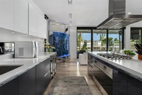 528 Lakeview Court Miami Beach FL 33140