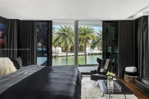 528 Lakeview Court Miami Beach FL 33140