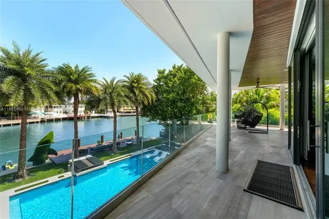 528 Lakeview Court Miami Beach FL 33140