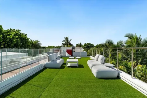 528 Lakeview Court Miami Beach FL 33140