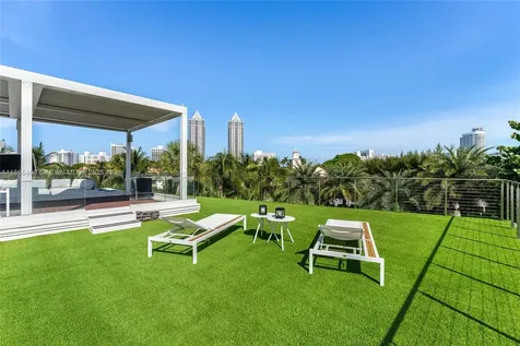 528 Lakeview Court Miami Beach FL 33140
