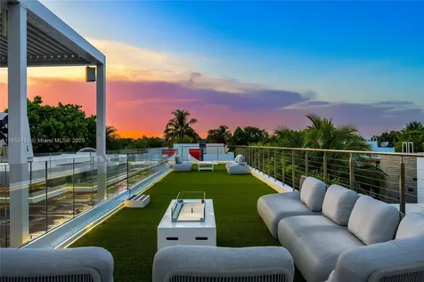528 Lakeview Court Miami Beach FL 33140