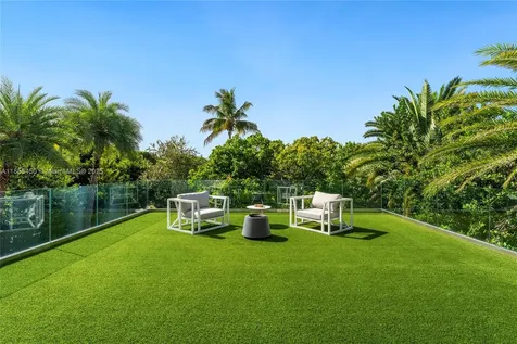528 Lakeview Court Miami Beach FL 33140