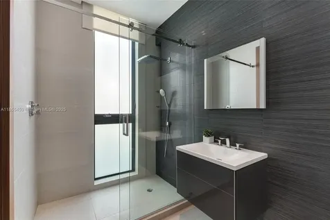 528 Lakeview Court Miami Beach FL 33140