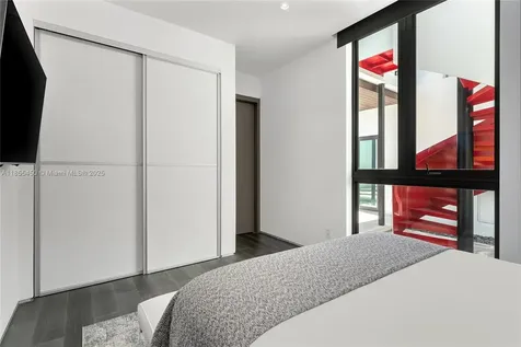 528 Lakeview Court Miami Beach FL 33140
