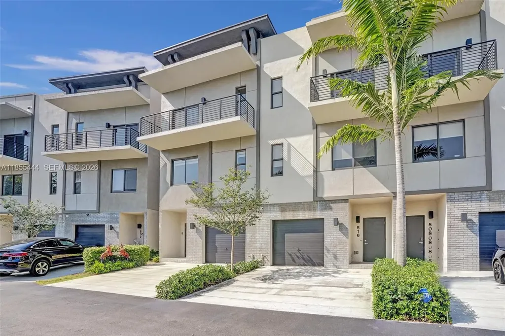 516 SE 1st Circle Pompano Beach FL 33060
