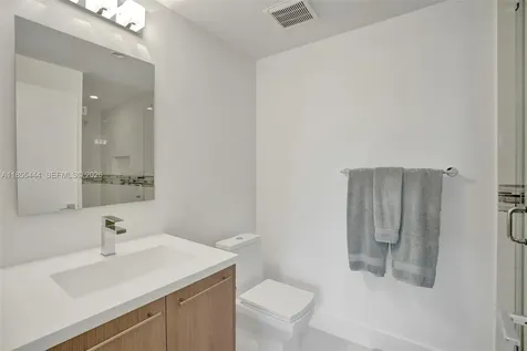 516 SE 1st Circle Pompano Beach FL 33060
