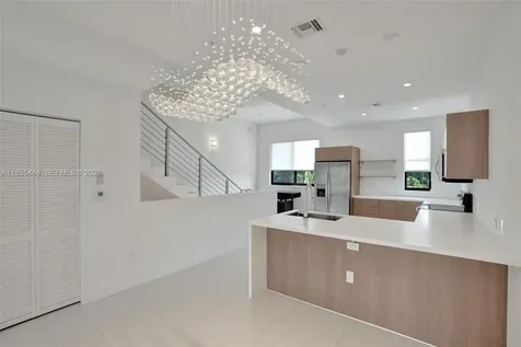 516 SE 1st Circle Pompano Beach FL 33060