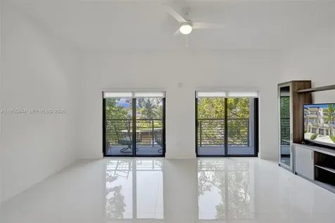 516 SE 1st Circle Pompano Beach FL 33060