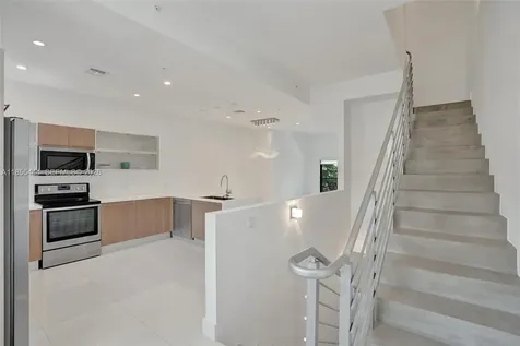 516 SE 1st Circle Pompano Beach FL 33060
