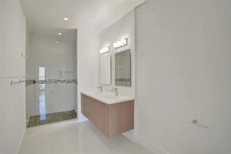 516 SE 1st Circle Pompano Beach FL 33060