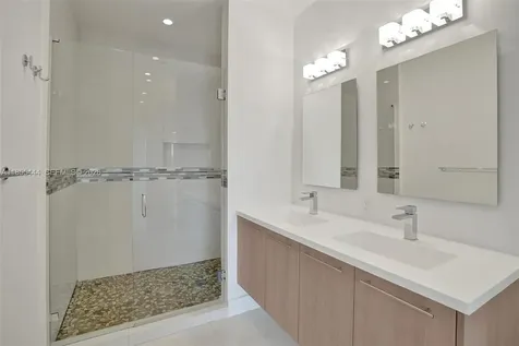 516 SE 1st Circle Pompano Beach FL 33060