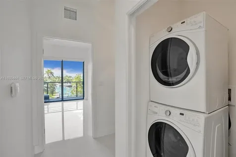 516 SE 1st Circle Pompano Beach FL 33060