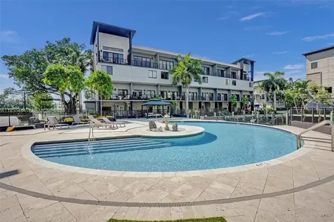 516 SE 1st Circle Pompano Beach FL 33060